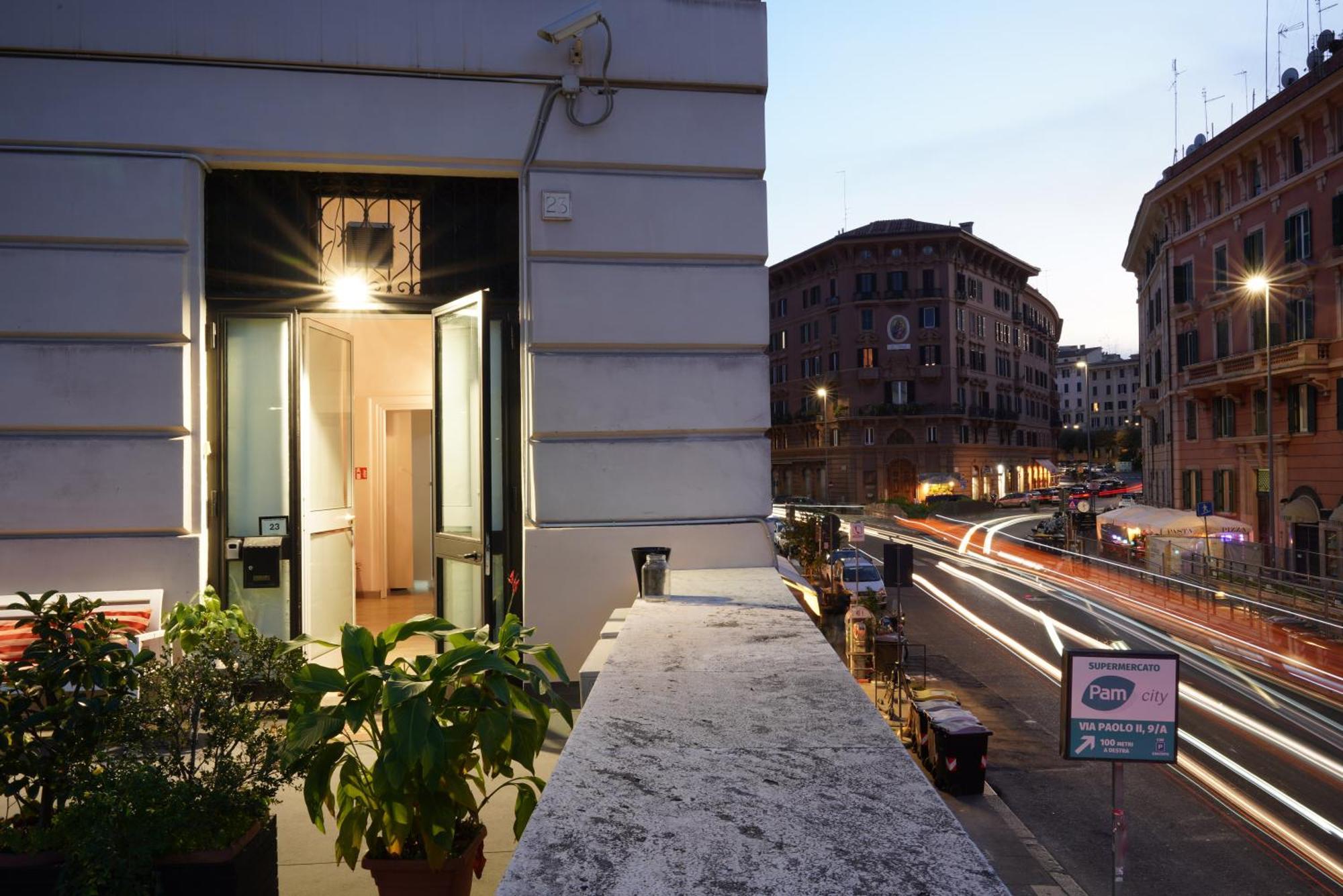The Grand View Lux Vatican Suite — Photos 1